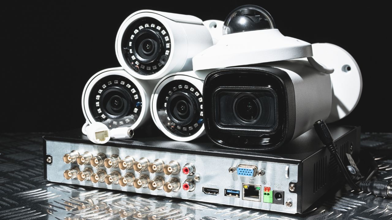 איך לבחור חנות למצלמות אבטחה – מדריך לקנייה חכמה ומוגנת איך לבחור חנות למצלמות אבטחה – מדריך לקנייה חכמה ומוגנת